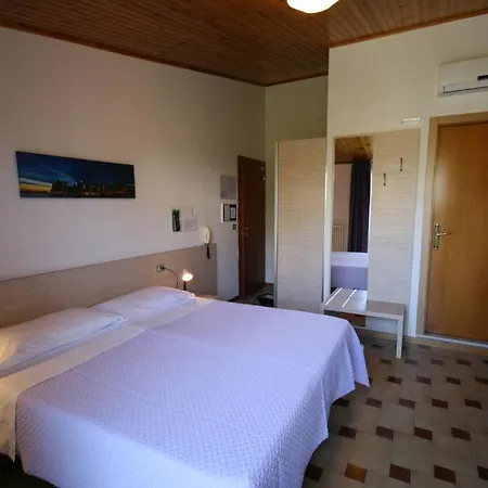 阿尔伯高森多皮尼酒店 杰马诺